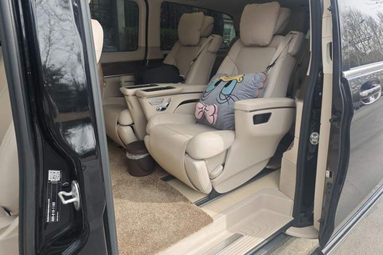 Used Mercedes-Benz V-Class 2022 V 260 L Long-wheelbase Luxury Edition Left Rear Seat