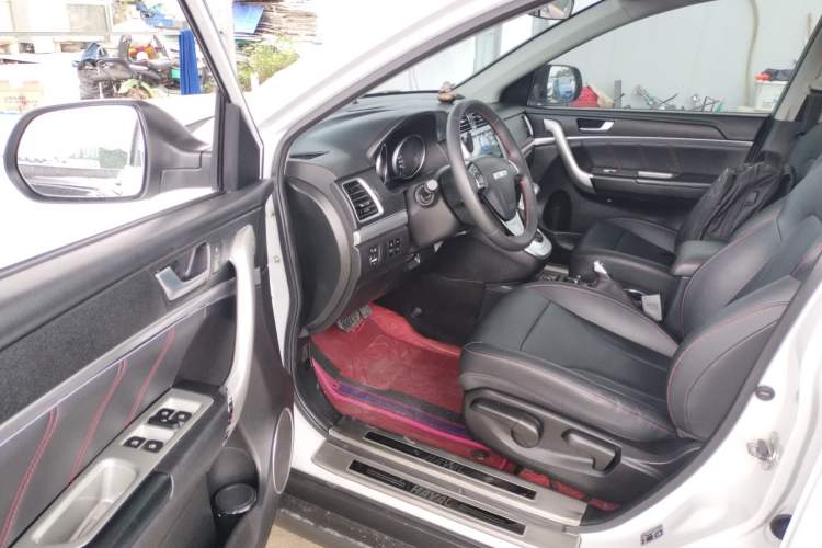Used Haval M6 2019 1.5T DCT Two-Wheel Drive Elite Version China VI Standard Driver Seat