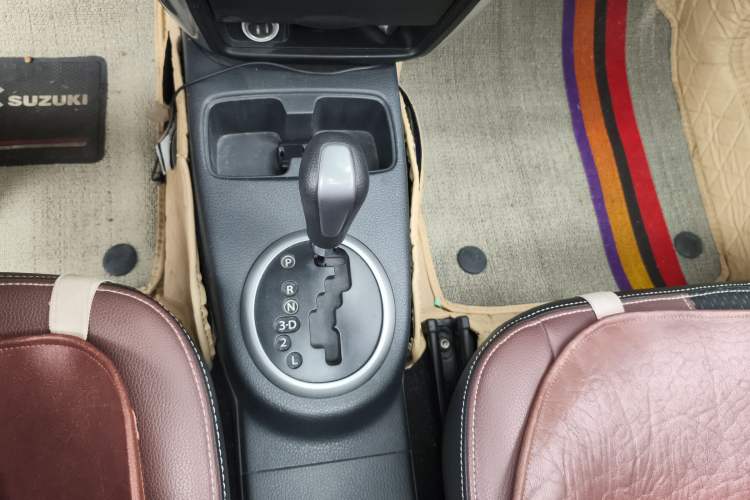 Used Suzuki SX4 2012 1.6L Automatic Ruiqi Model Gear Lever