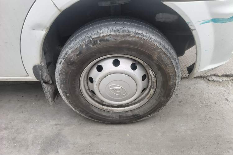 Used SAIC MAXUS Xintu V80 2021 2.0T Manual Classic Aoyuntong Short Wheelbase Mid-Roof 5/6-Seater