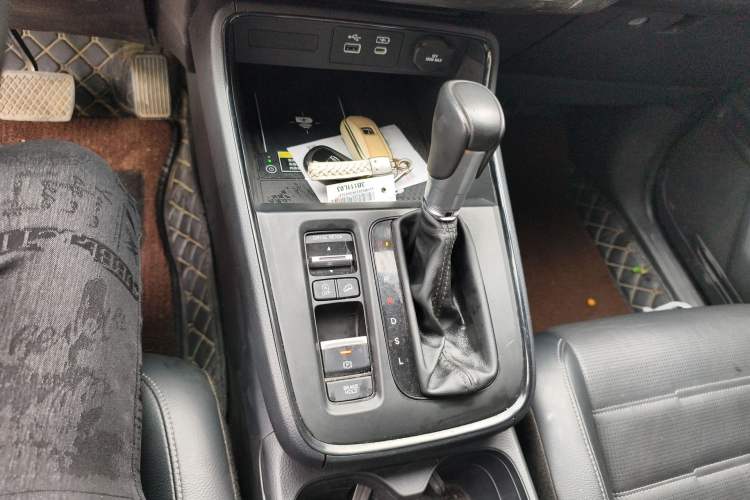 Used Honda CR-V 2024 240TURBO Two-Wheel-Drive FENGSHANG Edition 5 Seats Gear Lever