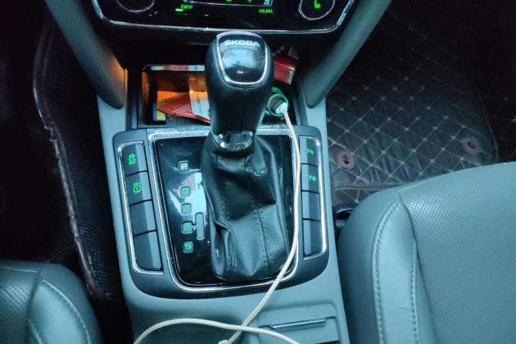 Used Skoda Superb 2013 1.8TSI Automatic Yashi Edition