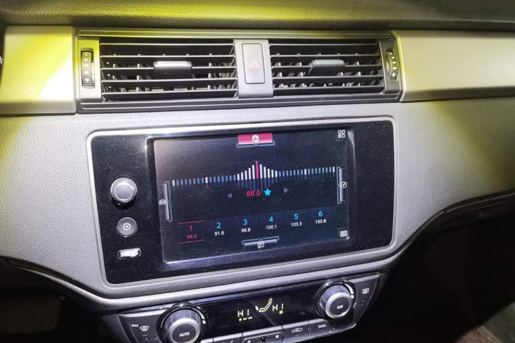 Used Qoros 3 2017 Urban SUV 1.6T Automatic Zhiyue Model
