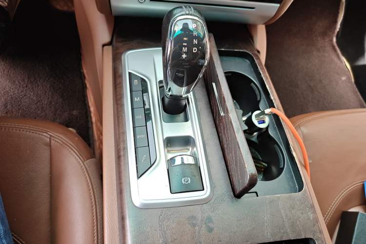 Used Maserati President 2015 3.0T Standard Model Gear Lever