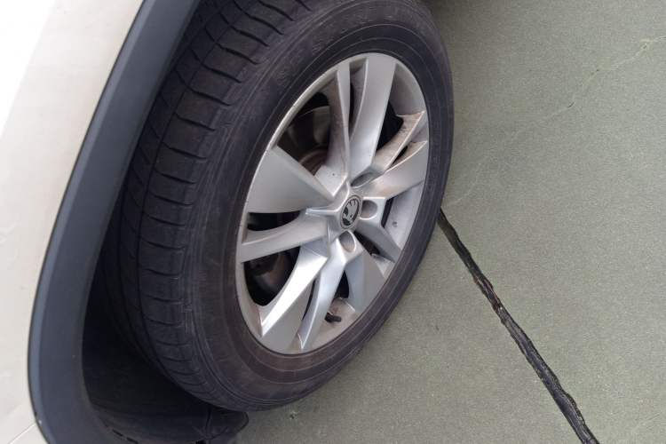 Used Skoda Kodiaq 2018 Facelifted TSI330 5-Seater Two-Wheel-Drive Luxury Enjoyment Edition