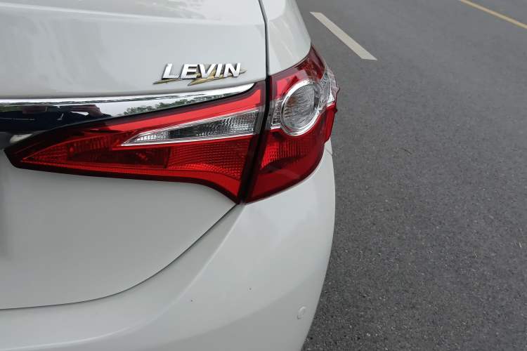 Used Toyota Levin 2016 1.6G CVT Elite Edition Right Rear Taillight