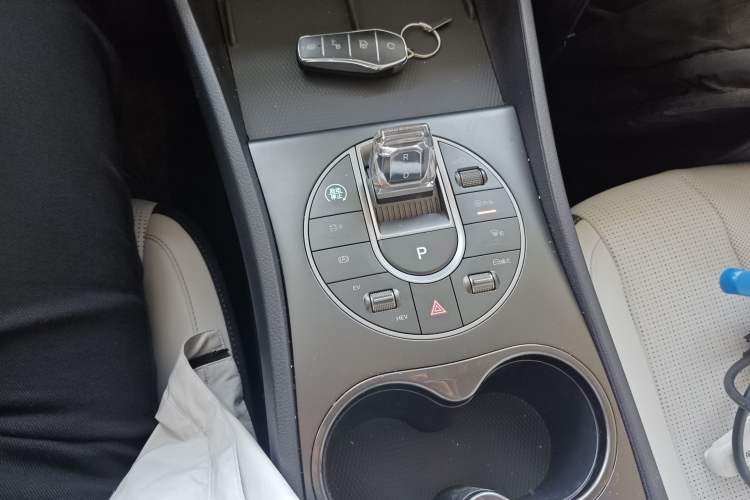 Used BYD Seal 05 DM-i 2025 DM-i Smart Drive 55KM Luxury Model Gear Lever