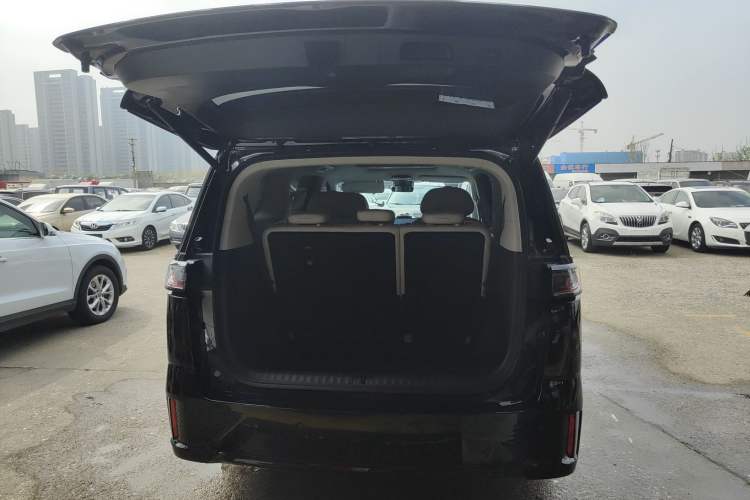 Used VOYAH Dream 2025 PHEV Four-Wheel Drive Prestige Kunpeng Edition Trunk