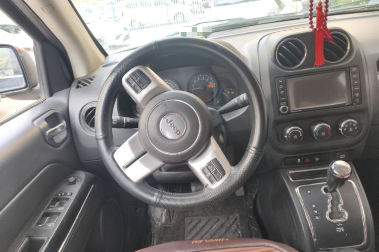 Used Jeep Compass 2014 2.4L four-wheel drive sport version