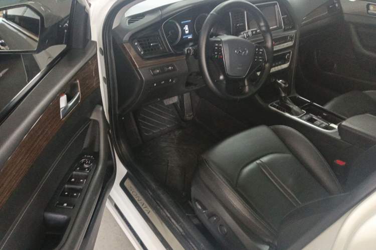 Used Hyundai Sonata Plug-in Hybrid 2018 2.0 PHS Smart Connect Version China VI Standard Driver Seat