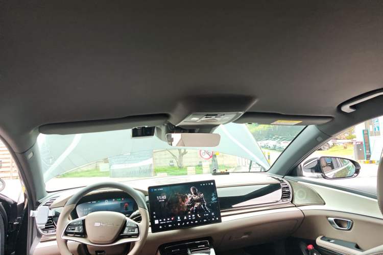 Used BYD e9 2025 Model 506 Luxury Version Headliner