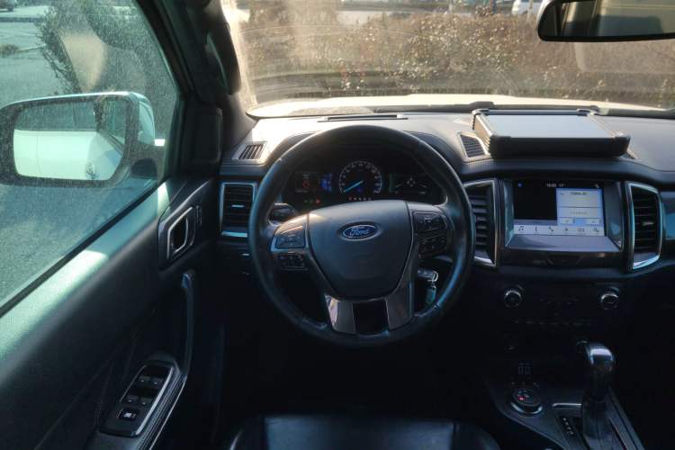 Used Ford Everest 2017 2.0T Gasoline Automatic 4x4 Flagship Edition 7 Seats
