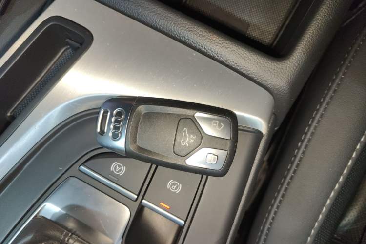 Used Audi A4L 2022 40 TFSI Fashion Dynamic Model
