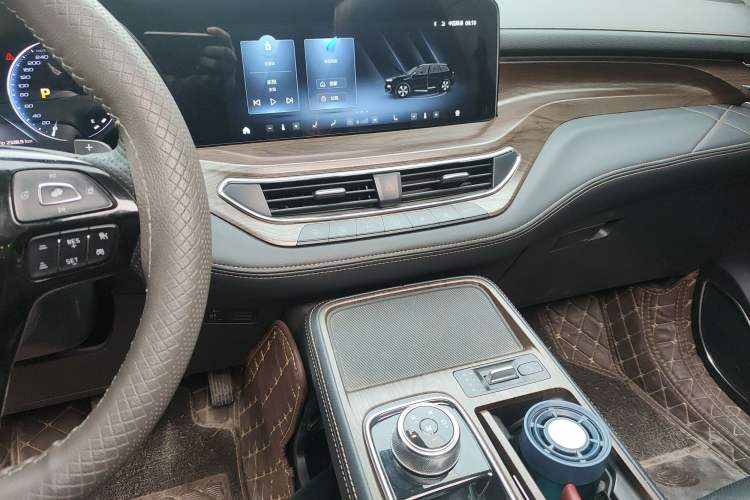 Used Ford Equator 2021 EcoBoost 225 Premier 6-Seater Audio And AC Panel