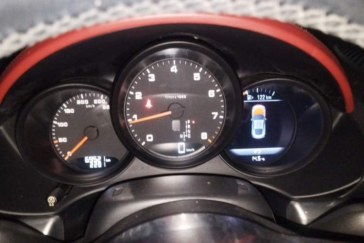 Used Porsche 718 2016 Cayman 2.0T