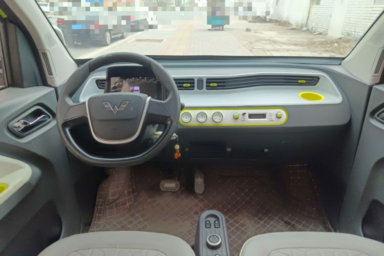 Used Wuling Hongguang MINIEV 2022 Macaron-Color Edition Lithium Iron Phosphate Center Console