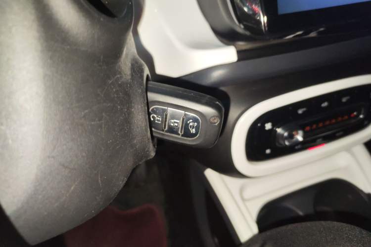 Used smart forfour 2018 1.0L 52 kW Dynamic Edition
