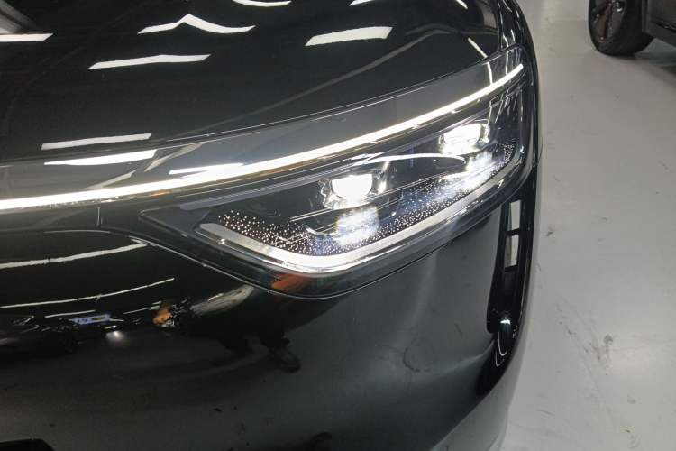 Used Hima AITO M8 2025 Extended-Range Max+ Version 53.4 kWh 6-Seater Edition Left Front Headlight