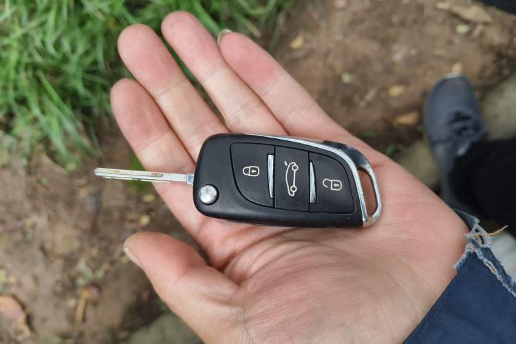 Used DS 5LS 2014 1.8L automatic Comfort version VTi140