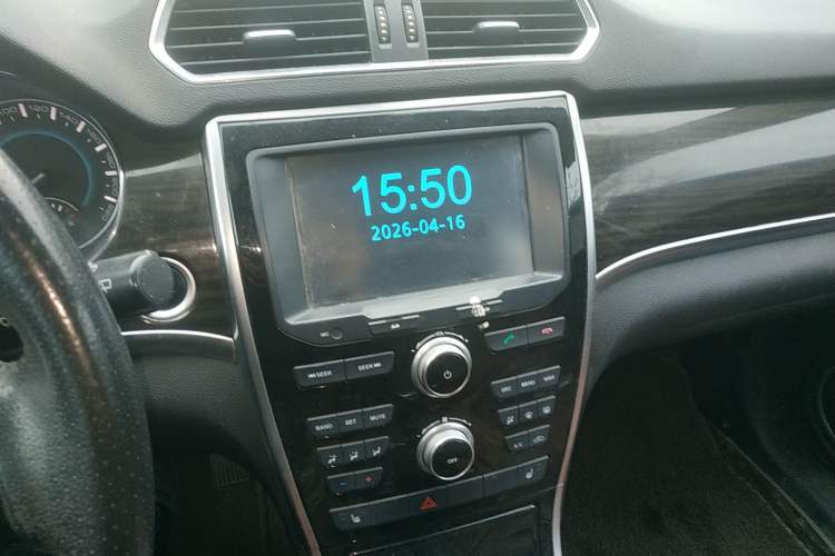 Used Haval H2 2016 Red Label 1.5T Manual Two-Wheel Drive Elite Model Audio And AC Panel