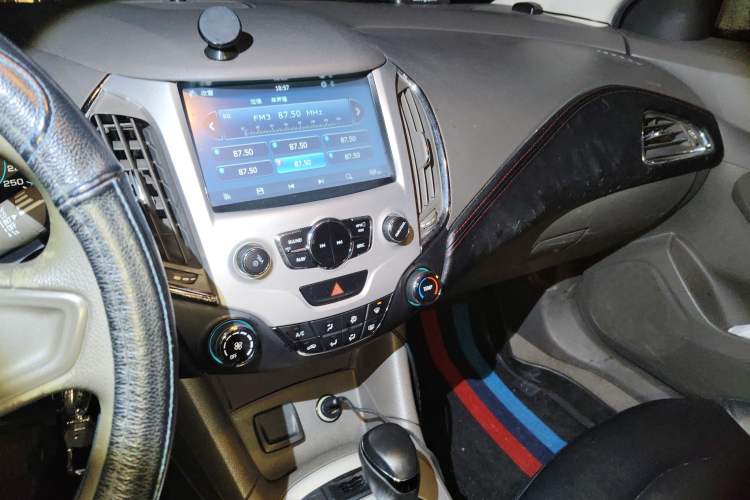 Used Chevrolet Cruze 2015 1.5L Automatic Fashion Navigation Edition