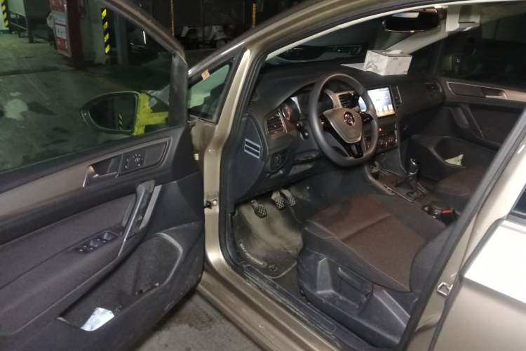 Used Volkswagen Golf Sportsvan 2016 1.6L Manual Comfort Model