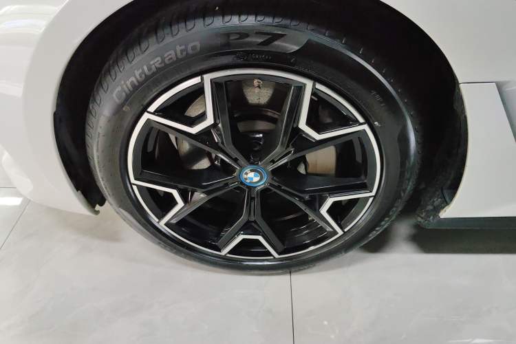 Used BMW i3 2023 eDrive 40 L Midnight Edition
