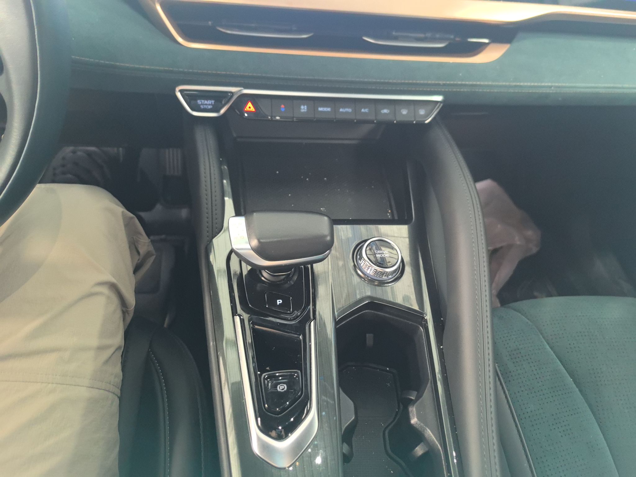 Geely Auto Monjaro L 2021 2.0TD DCT EVO Two-Wheel Drive Prestige Version — снимка 18