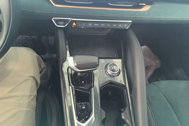 Used Geely Auto Monjaro L 2021 2.0TD DCT EVO Two-Wheel Drive Prestige Version
