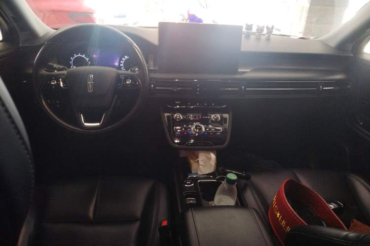 Used Lincoln Corsair 2021 2.0T Two-Wheel-Drive Luxury Edition Center Console