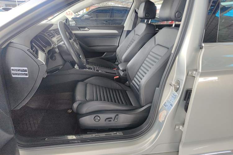 Used Volkswagen Magotan 2017 330TSI DSG Leading Model Left Front Seat