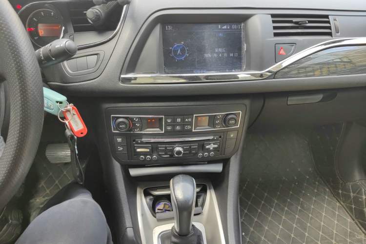 Used Citroen C5 2010 2.3L Automatic Luxury Edition Audio And AC Panel