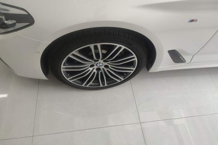 Used BMW 5 Series 2018 Restyled 530Li Leading Edition M Sport Package
