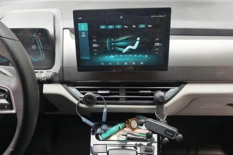 Used BYD Yuan Pro 2021 401 km Luxury Version Audio And AC Panel