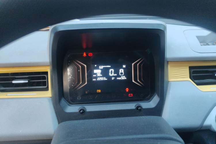 Used Chery QQ Ice Cream 2022 120km Milkshake Phosphate Lithium-Iron
