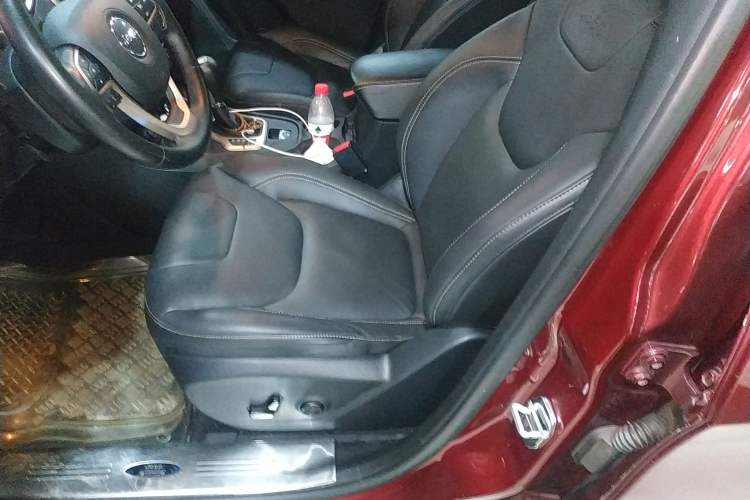 Used Jeep Cherokee 2016 2.4L Professional Smart Version