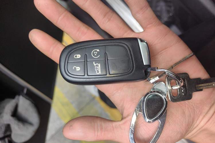 Used Jeep Grand Commander 2018 2.0T Four-Wheel Drive Smart Enjoyment Version China V Emission Standard
