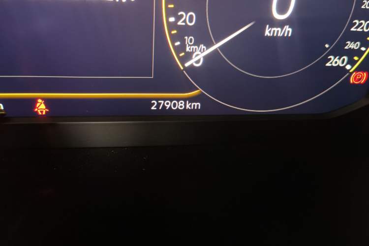 Used Volkswagen Tharu 2023 300TSI Two-Wheel-Drive Full Moon Edition Odometer Close Up