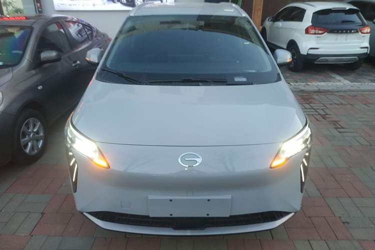 Used AION Y 2024 Younger