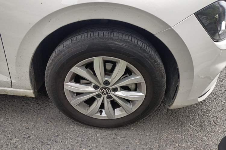 Used Volkswagen Polo 2021 Plus 1.5L Automatic Colorful Tech Edition Right Front Wheel Hub