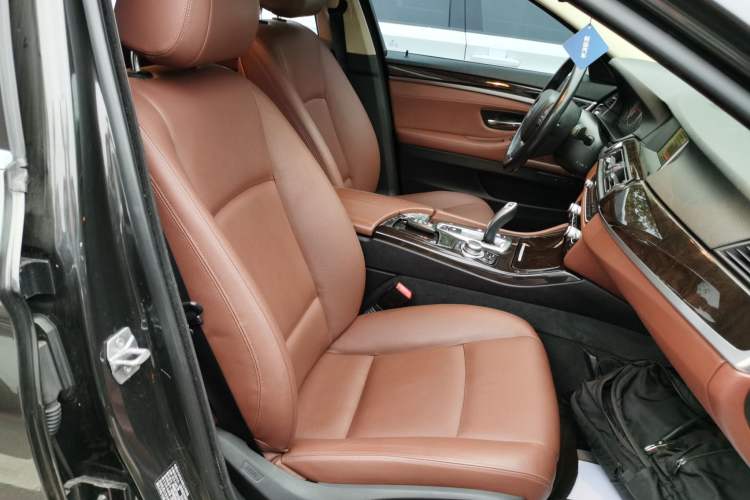 Used BMW 5 Series 2017 525Li Leading Model
