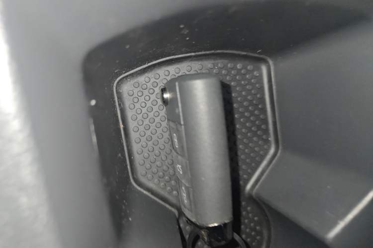 Used Volkswagen T-ROC 2023 300TSI DSG Two-Wheel-Drive Chen Guang Edition Vehicle Key