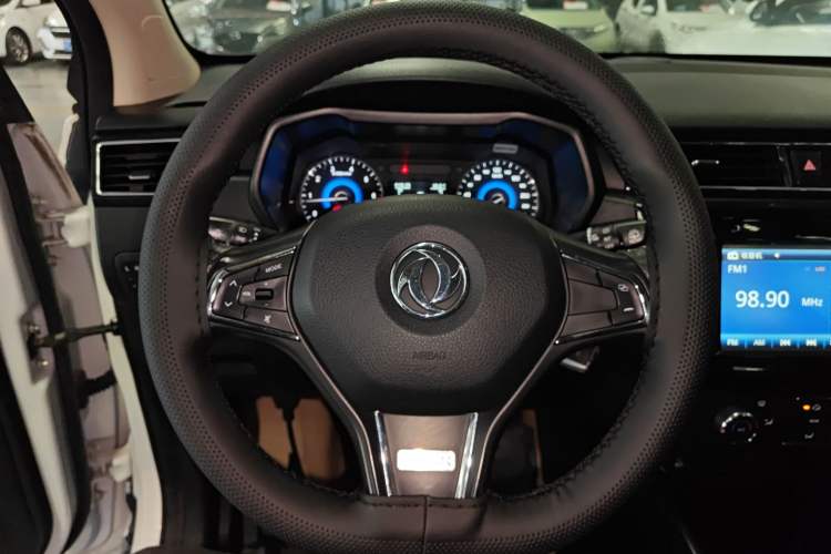 Used Dongfeng Fengon 580 2016 1.8L Manual Comfort Model Steering Wheel