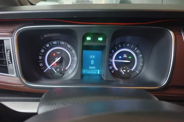 Used Buick GL8 2018 28T Luxury Model China VI Standard
