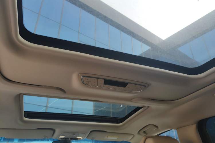 Used Buick GL8 2022 ES Land Cruiser 653T Luxury Model
