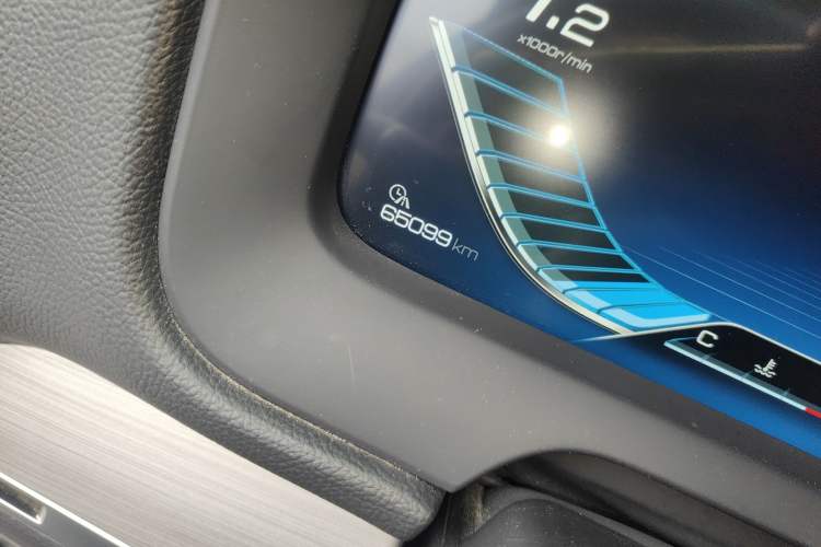 Used BYD Tang 2019 2.0T Automatic SmartConnect Luxury Version 5 Seats China VI Standard
