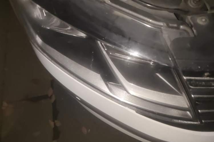 Used Volkswagen Gran Lavida 2015 230TSI DSG Comfort Edition Right Front Headlight