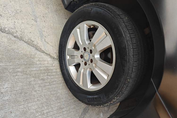 Used Mercedes-Benz M-Class 2010 ML 300 4MATIC Right Front Wheel Hub