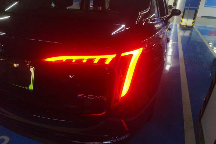 Used Hongqi E-QM5 2024 500km Range Edition
