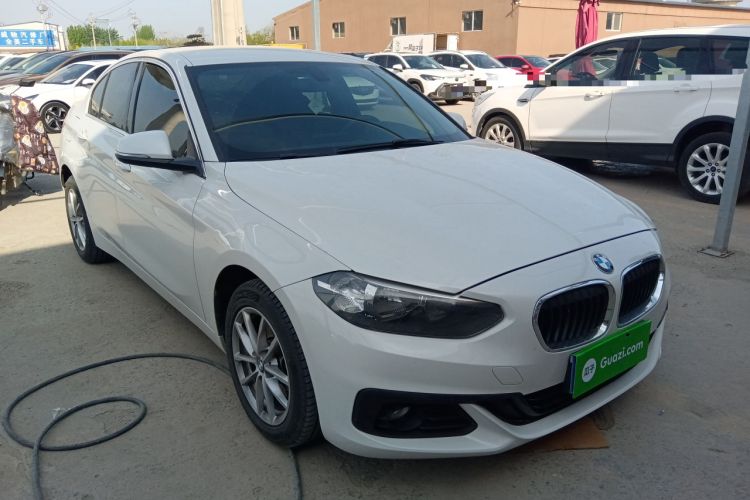 Used BMW 1 Series 2017 118i Fashion Model Front Right 45 Deg